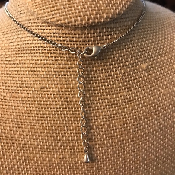 Silver heart shaped necklace - Picture 2 of 4